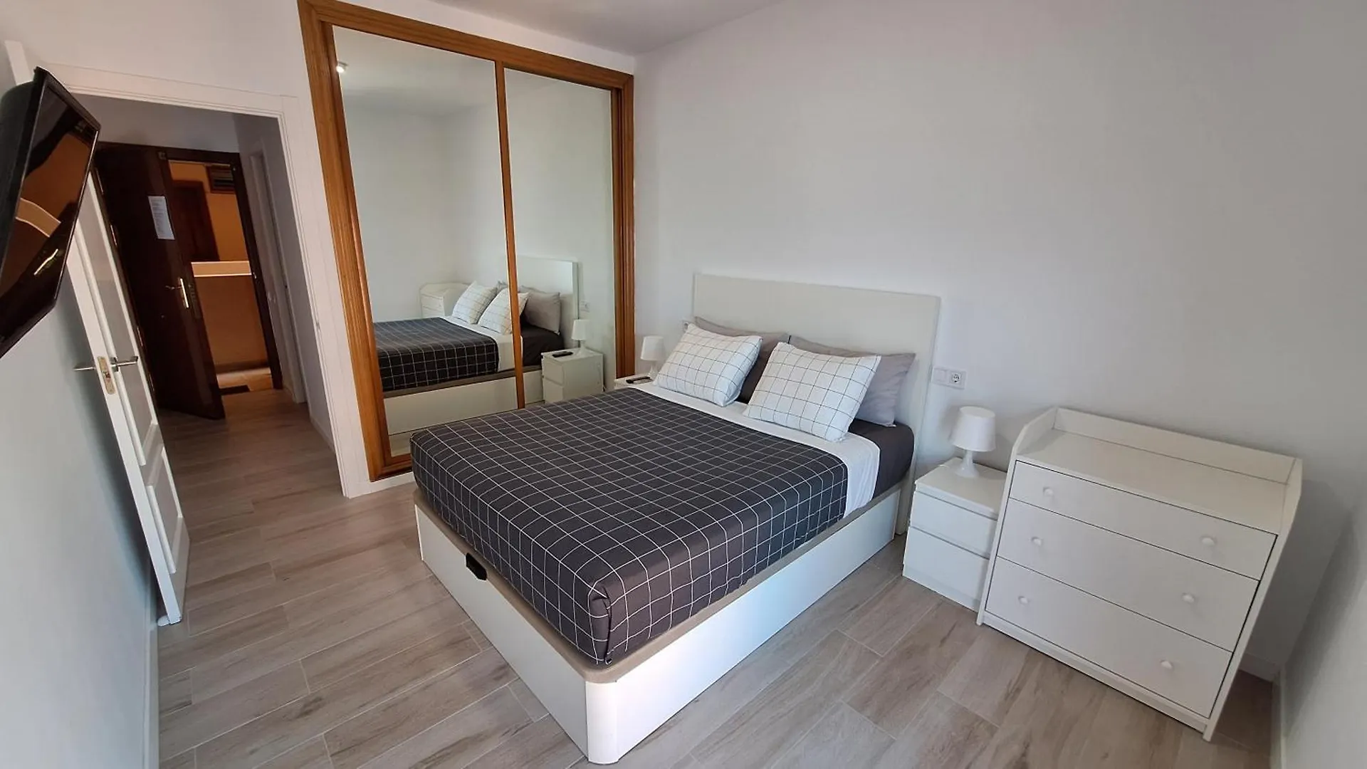 Apartment Perla 5, Primera Linea De Playa Y Centrico Fuengirola